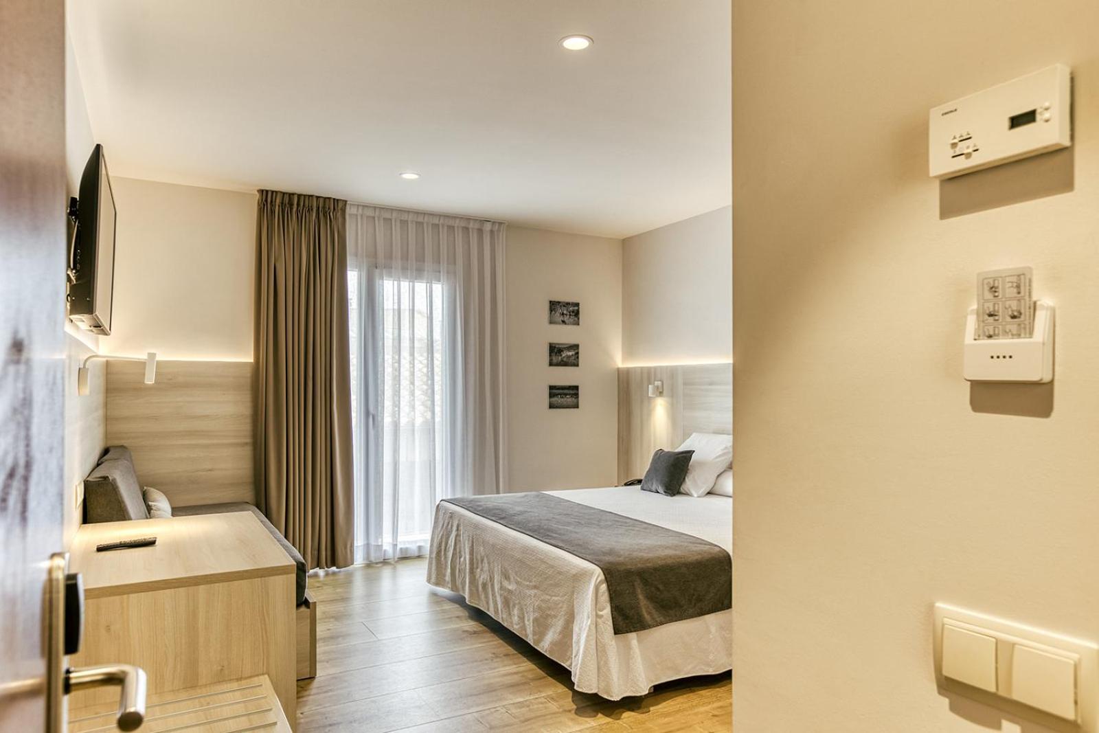 Hotel Emporium - Adults Only Кастельон-де-Ампуриас Экстерьер фото